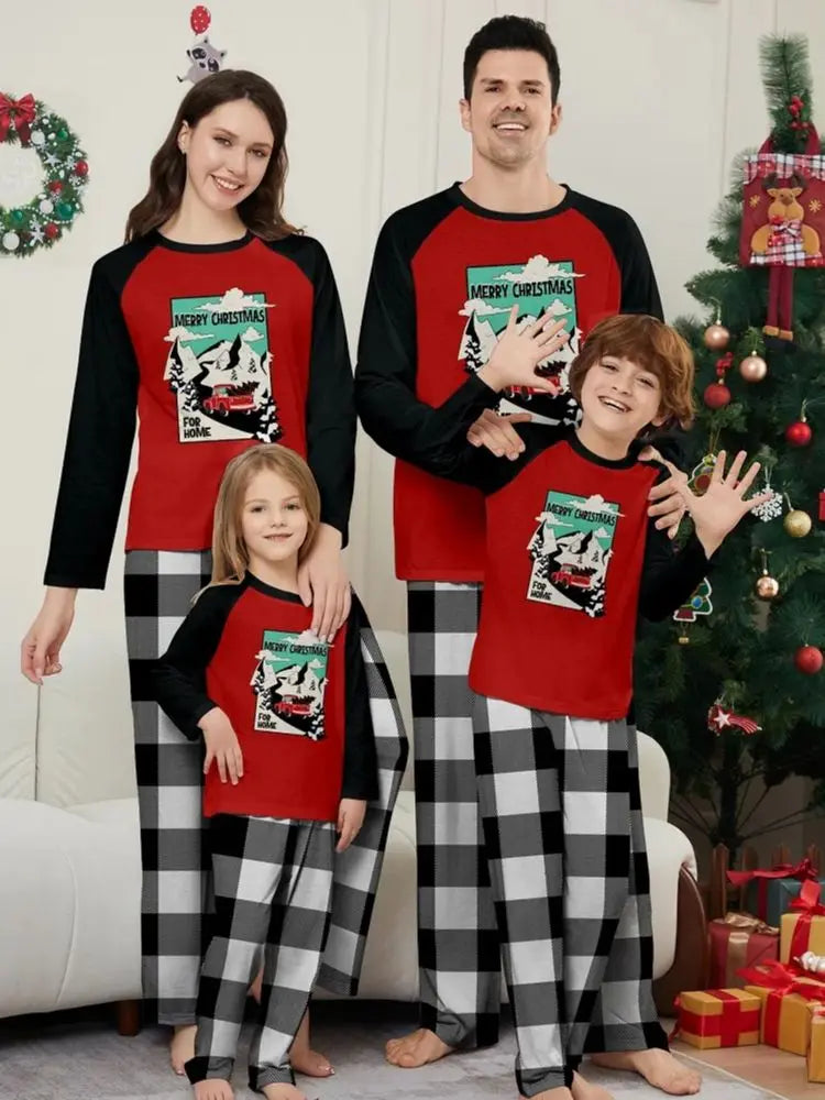 2024 Xmas Family Matching Pajamas Merry Christmas Picture Printed Adult Kid Baby Family Matching Outfits Christmas Family Pj's