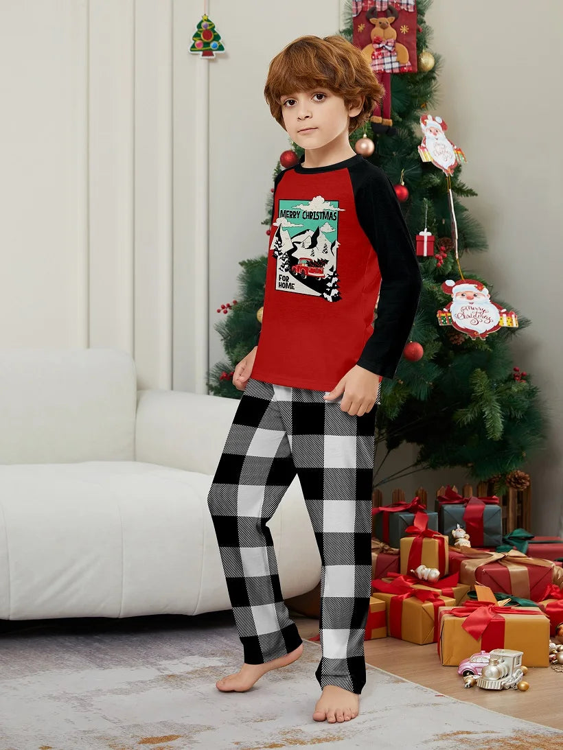 2024 Xmas Family Matching Pajamas Merry Christmas Picture Printed Adult Kid Baby Family Matching Outfits Christmas Family Pj's