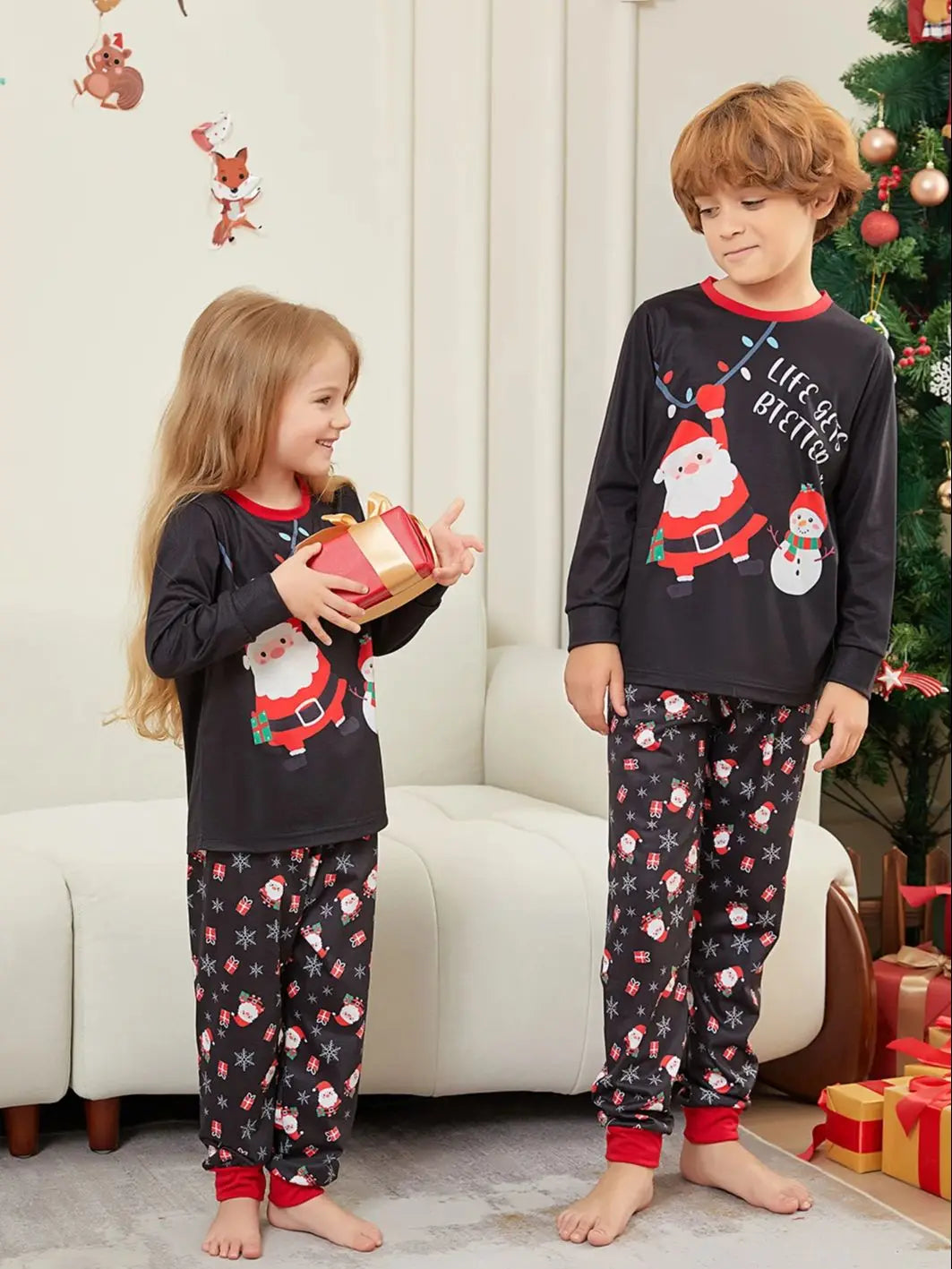 2025 Christmas Family Matching Pajamas Santa Print Pjs Adult Child Matching Outfit Set Baby Jumpsuit+Dog Clothes